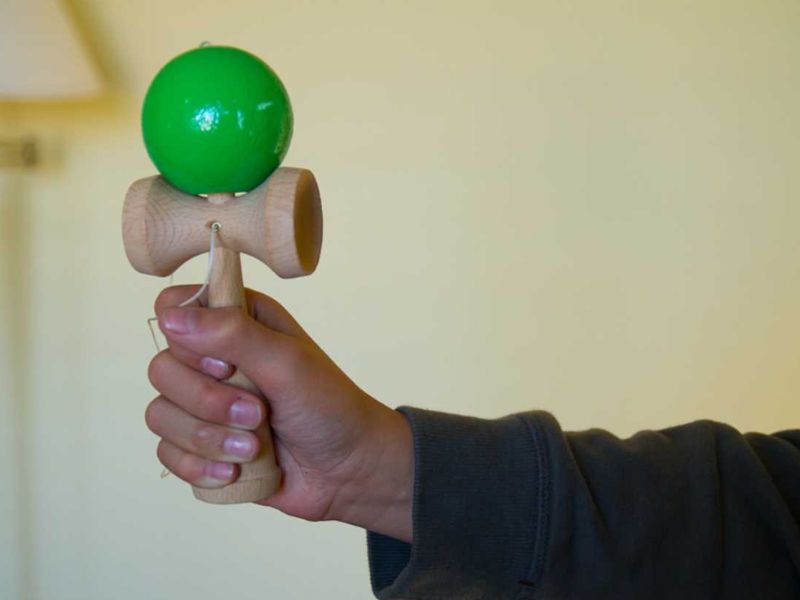 Kendama: Trò chơi truyền thống Nhật Bản hấp dẫn mọi lứa tuổi